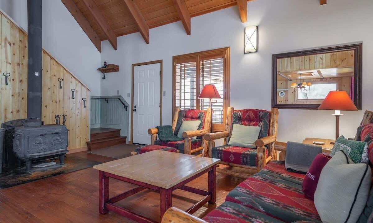 Photo of Livingroom in Kingswood Estates