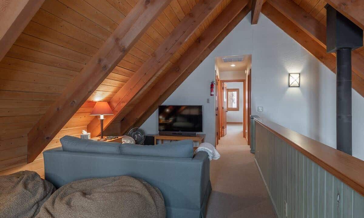 Photo of Livingroom in Kingswood Estates