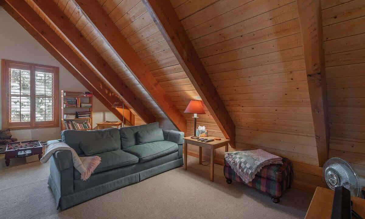 Photo of Livingroom in Kingswood Estates