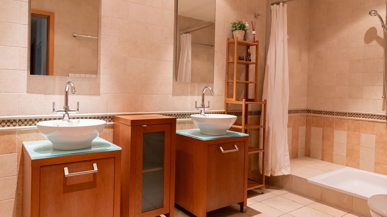 Photo of Bathroom in Cottens