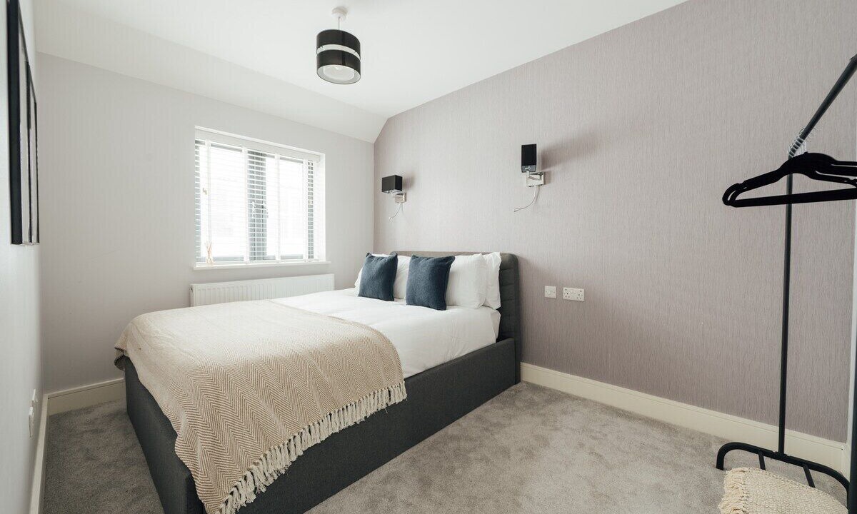 Photo of Bedroom in Dorking