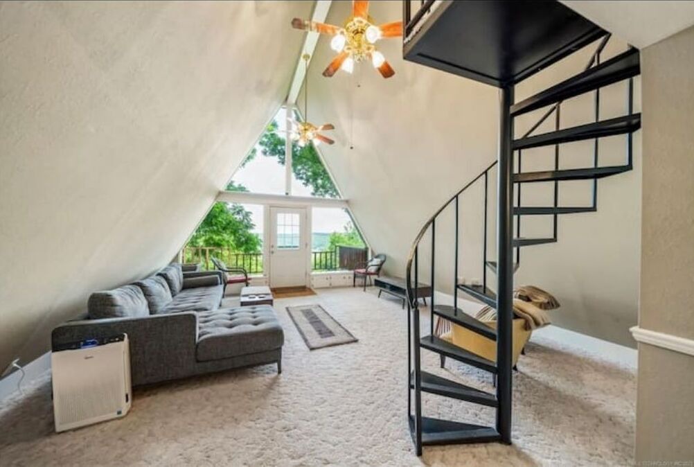 Photo of Livingroom in Mayes County