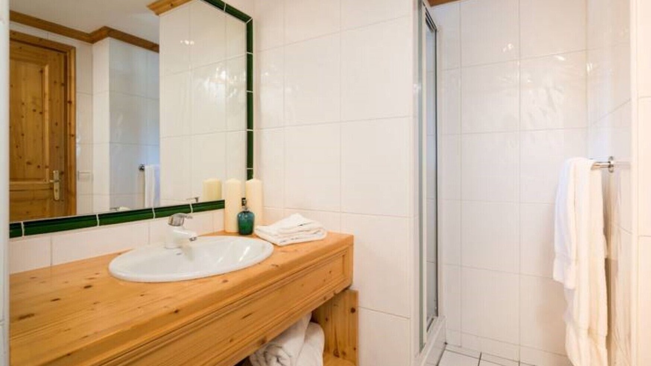 Photo of Bedroom in Meribel Centre