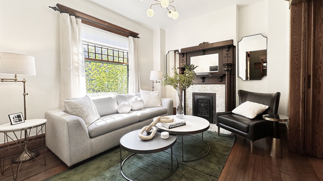 Photo of Livingroom in Victorian Village