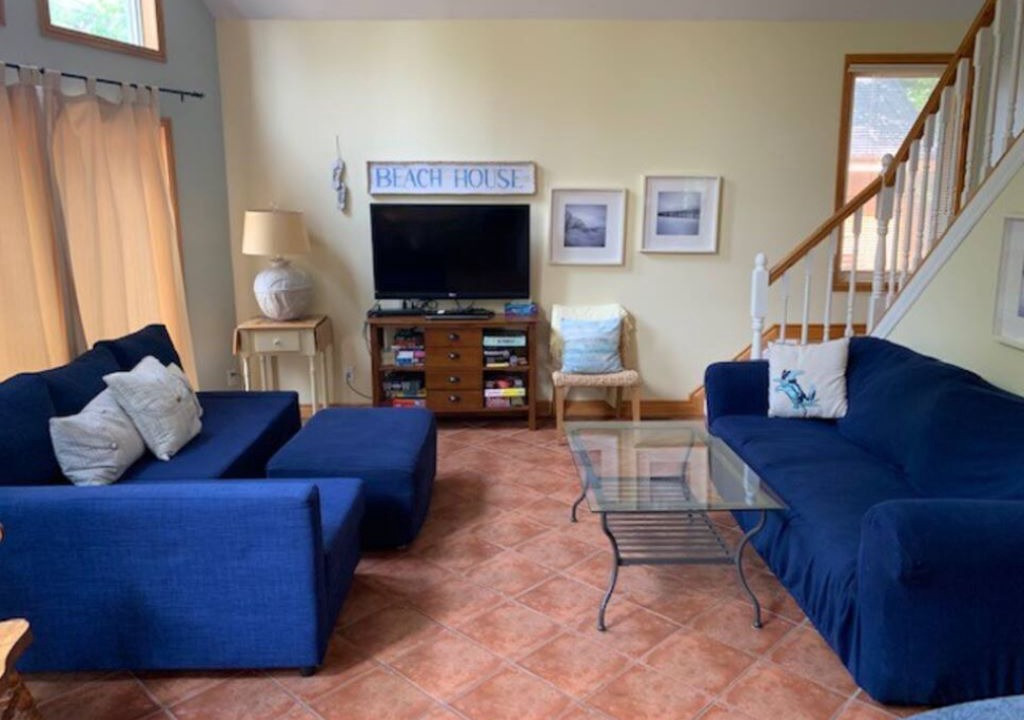 Photo of Livingroom in Grand Bend