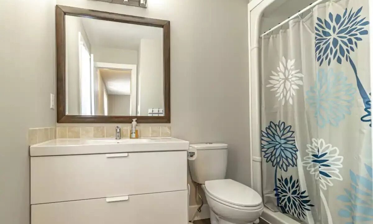 Photo of Bathroom in Grand Bend