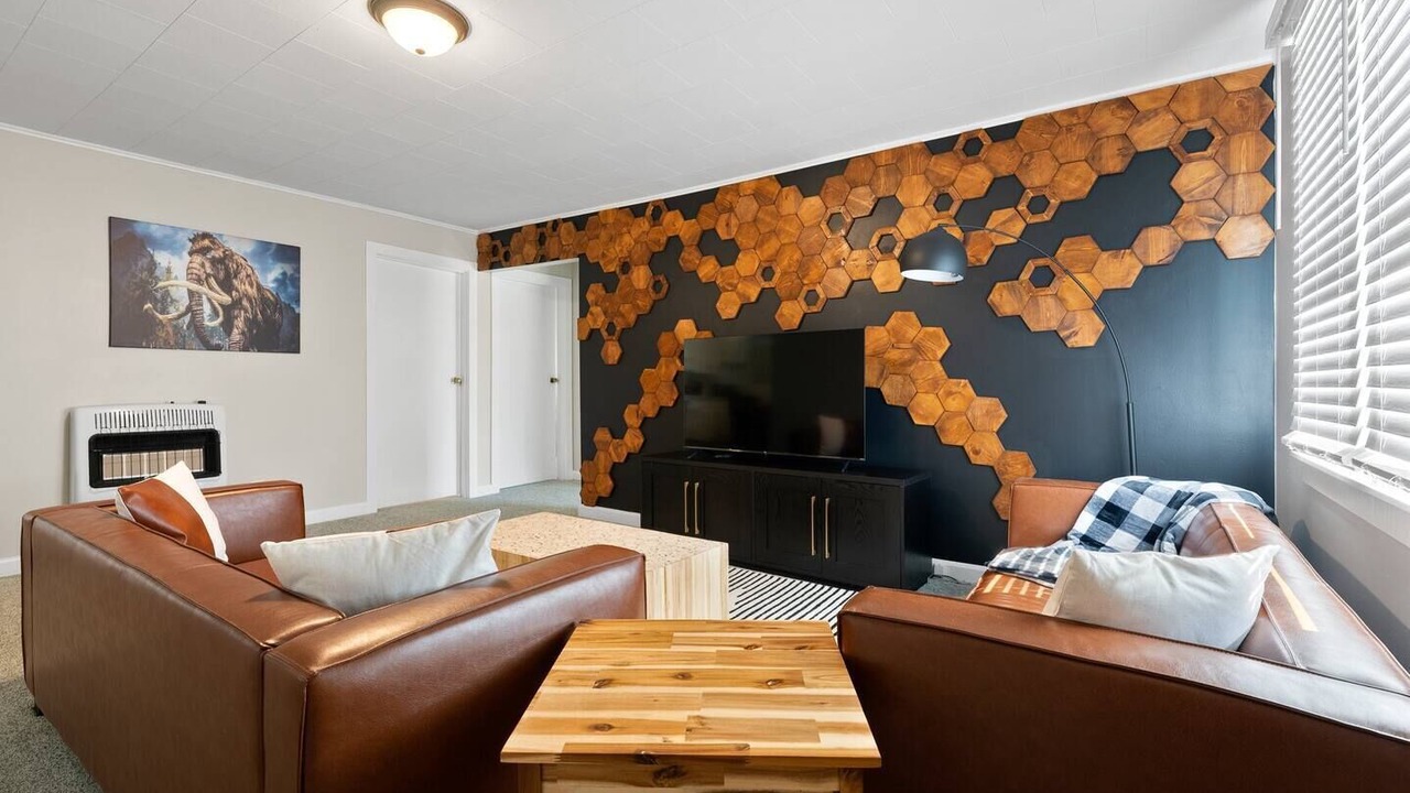 Photo of Bedroom in Cave City