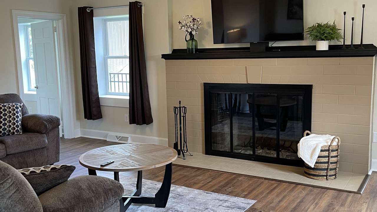 Photo of Livingroom in Monaca