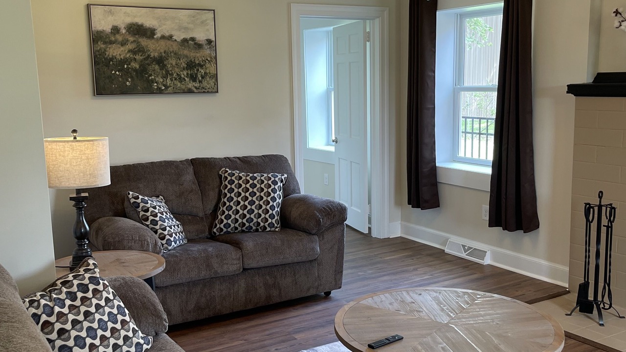 Photo of Livingroom in Monaca