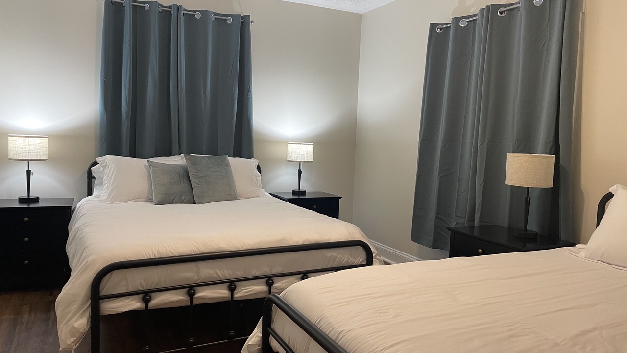 Photo of Bedroom in Monaca