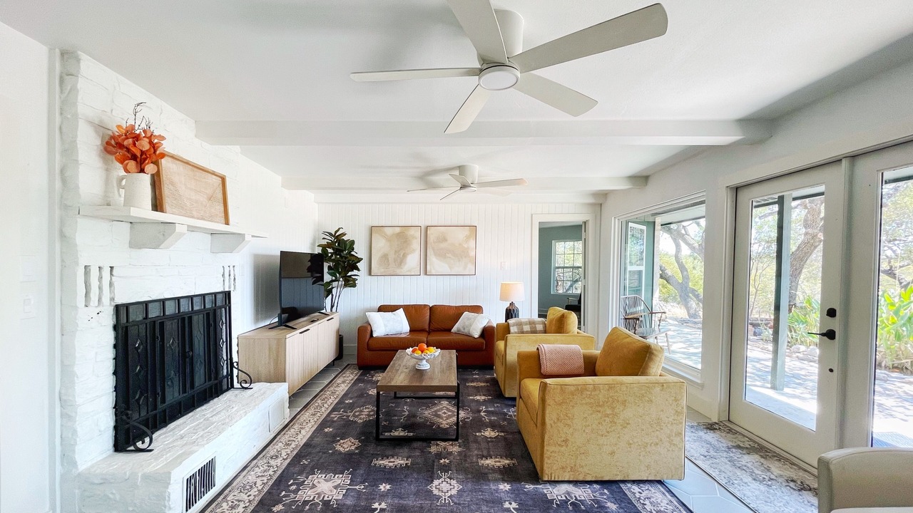 Photo of Livingroom in Lago Vista