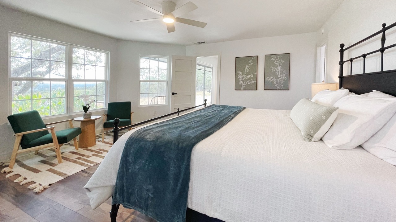 Photo of Bedroom in Lago Vista