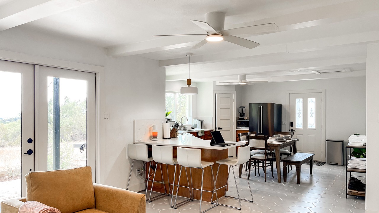 Photo of Livingroom in Lago Vista