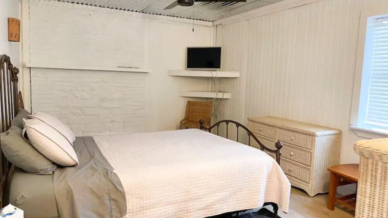 Photo of Bedroom in Brooks Hollow