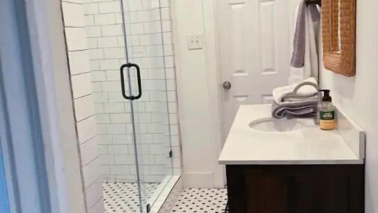 Photo of Bathroom in Brooks Hollow