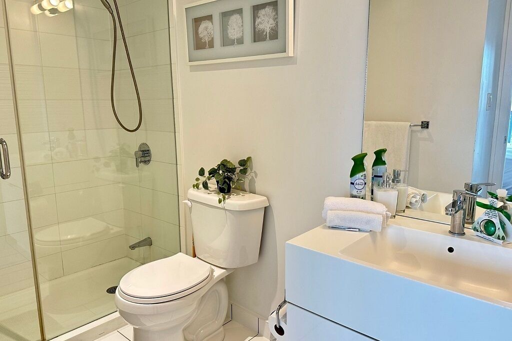 Photo of Bathroom in Bathurst Quay