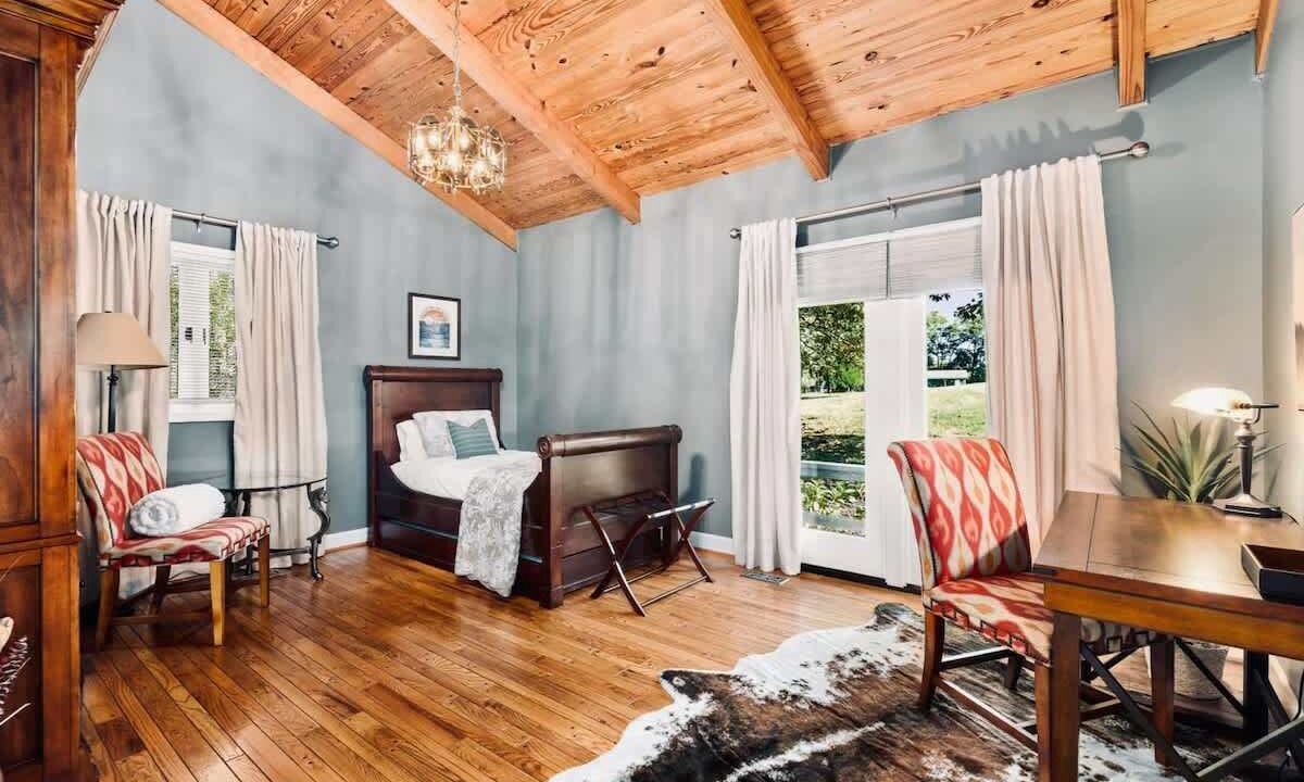 Photo of Bedroom in Gallatin