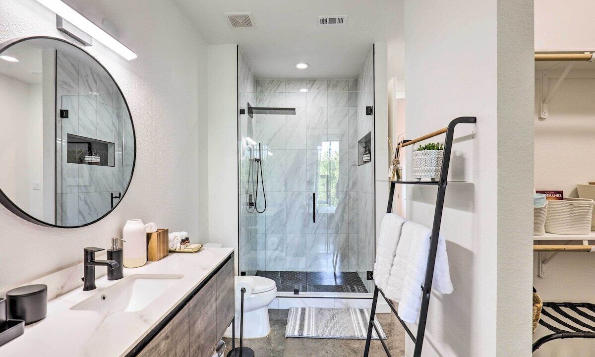 Photo of Bathroom in South Lamar