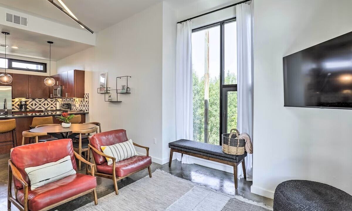 Photo of Livingroom in South Lamar