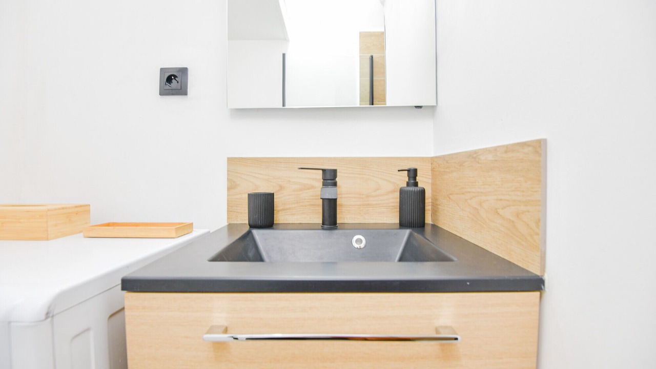 Photo of Bathroom in 1st Arrondissement