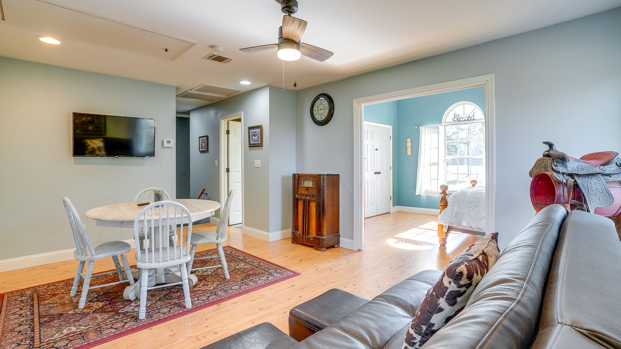 Photo of Livingroom in Claiborne Parish