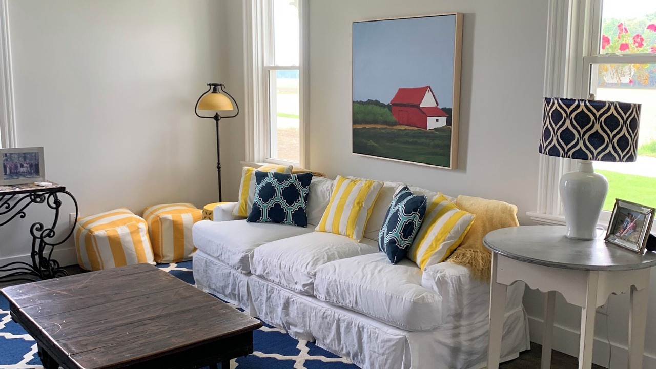 Photo of Livingroom in Leiters Ford