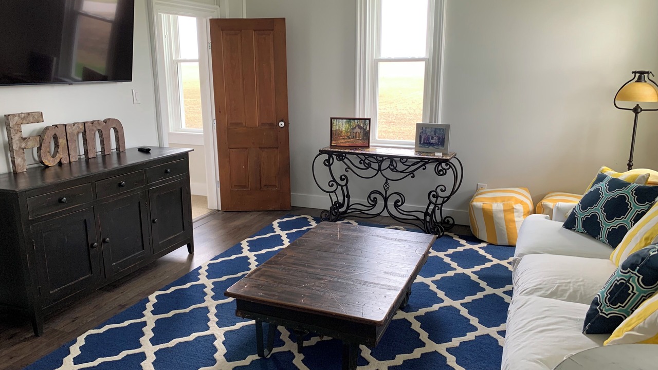 Photo of Livingroom in Leiters Ford