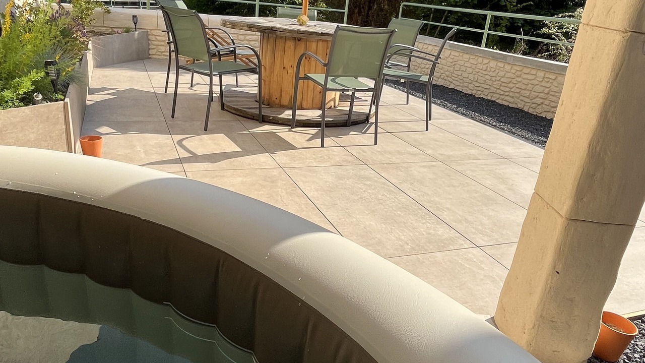 Photo of Patio Balcony in Long