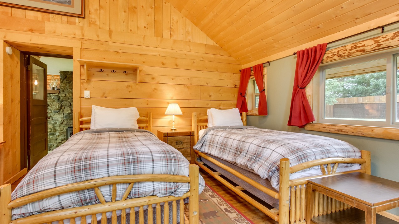 Photo of Bedroom in Cooke City-Silver Gate