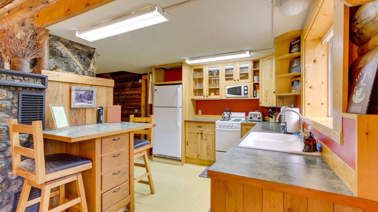 Photo of Kitchen in Cooke City-Silver Gate