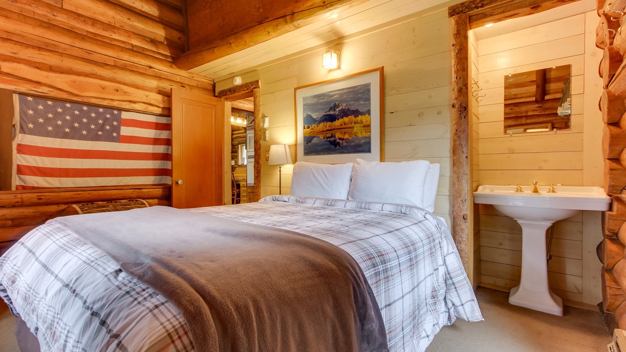 Photo of Bedroom in Cooke City-Silver Gate