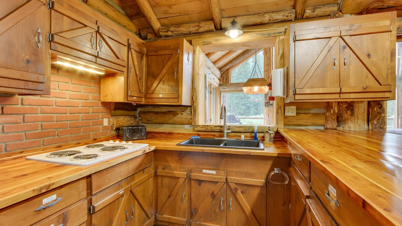 Photo of Kitchen in Cooke City-Silver Gate