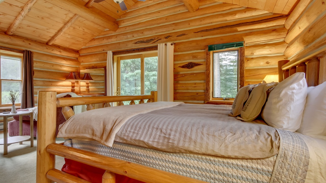 Photo of Bedroom in Cooke City-Silver Gate