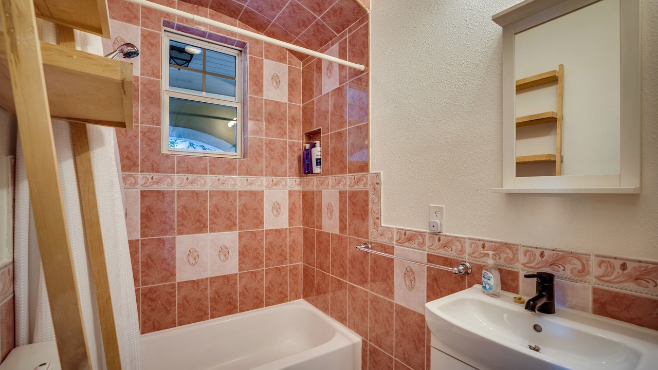 Photo of Bathroom in Government Hill
