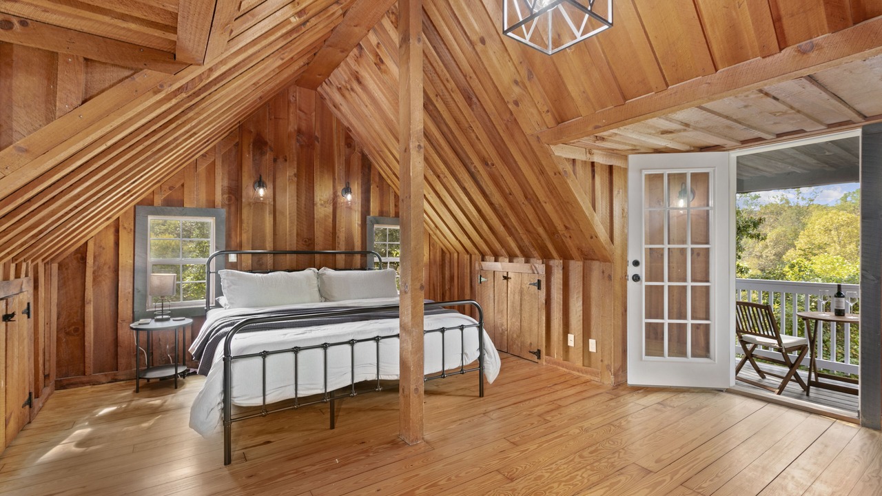 Photo of Bedroom in Woodfin
