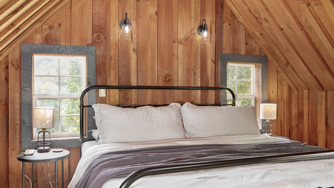 Photo of Bedroom in Woodfin