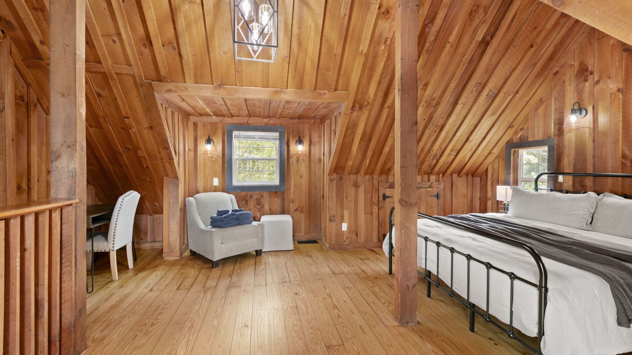Photo of Bedroom in Woodfin
