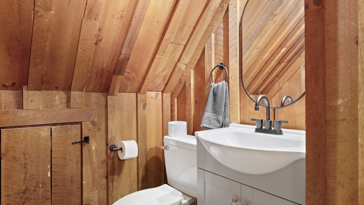 Photo of Bathroom in Woodfin
