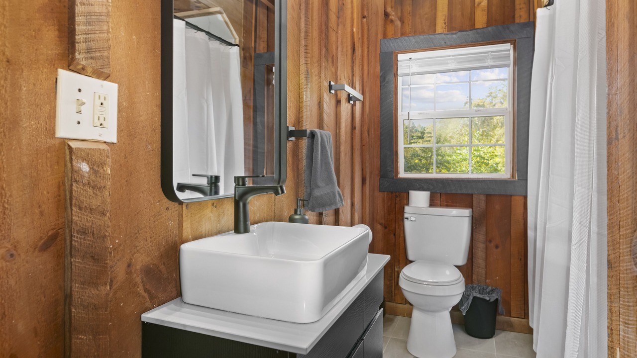 Photo of Bathroom in Woodfin