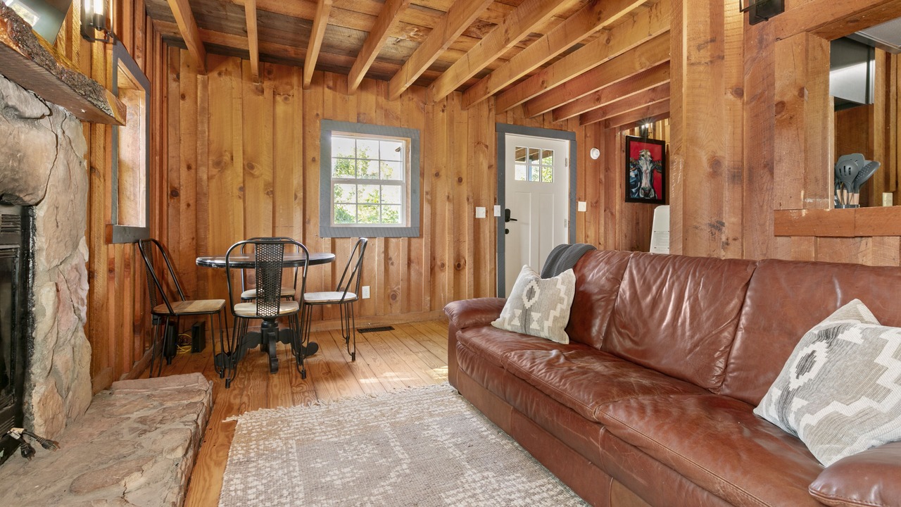 Photo of Livingroom in Woodfin