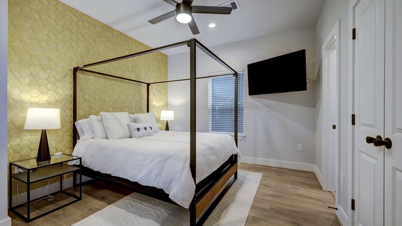 Photo of Bedroom in Northside