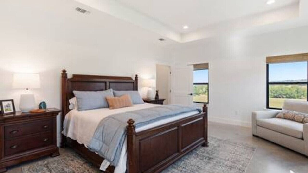 Photo of Bedroom in La Grange