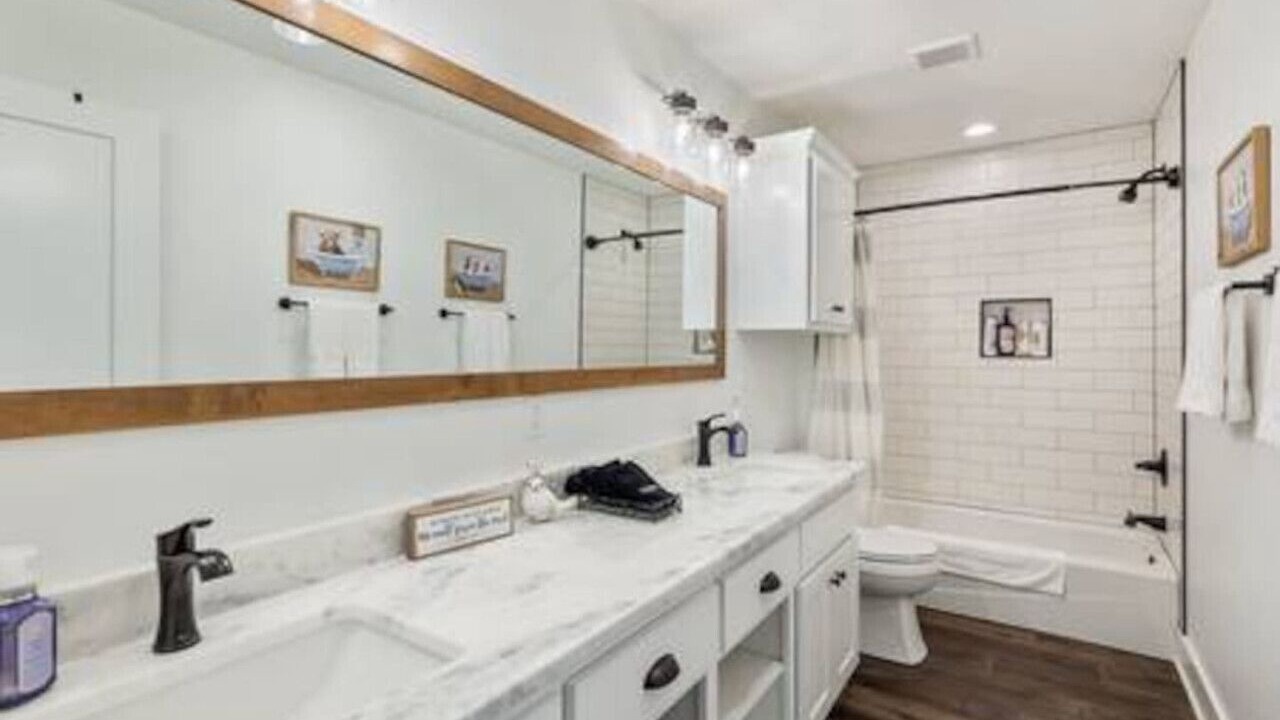 Photo of Bathroom in La Grange