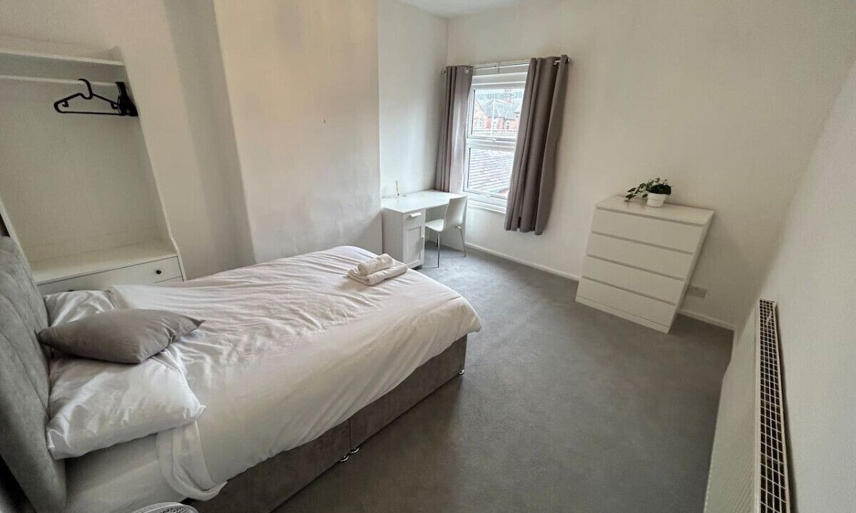 Photo of Bedroom in Stoke-on-Trent