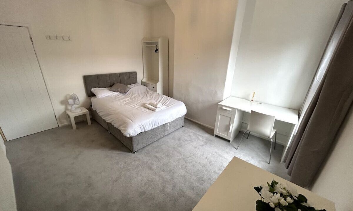 Photo of Bedroom in Stoke-on-Trent