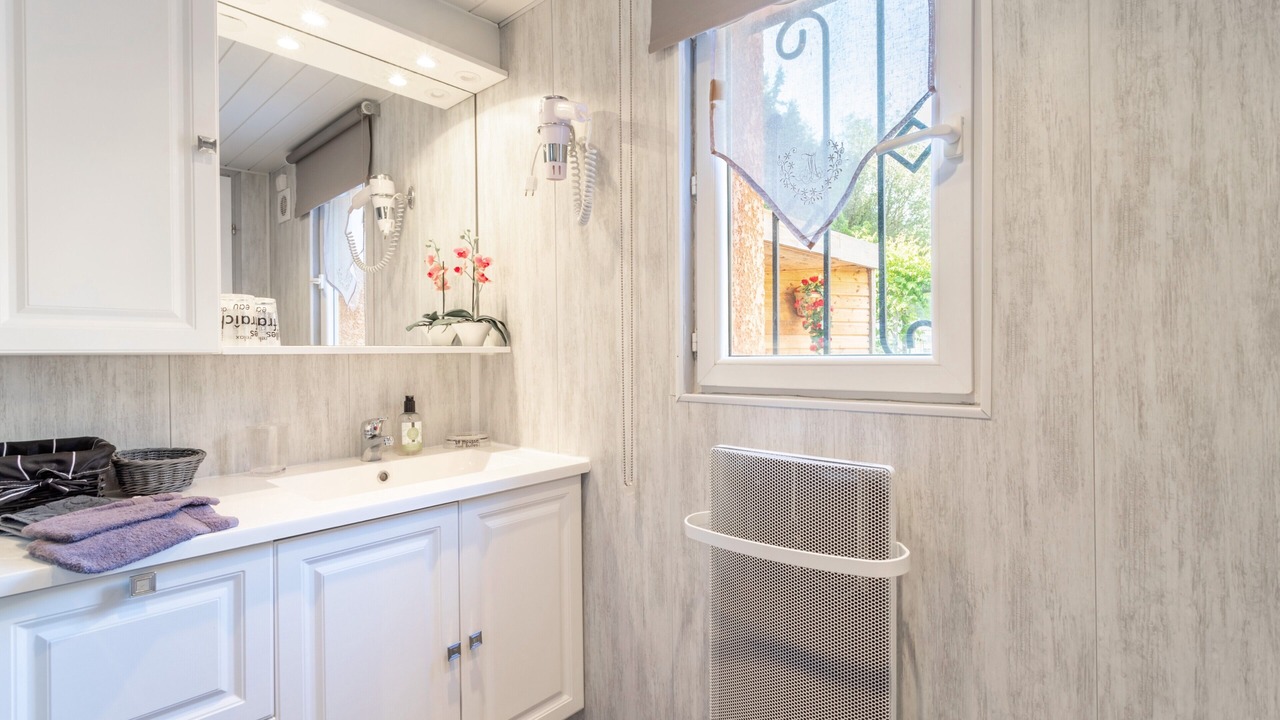 Photo of Bathroom in Rodes