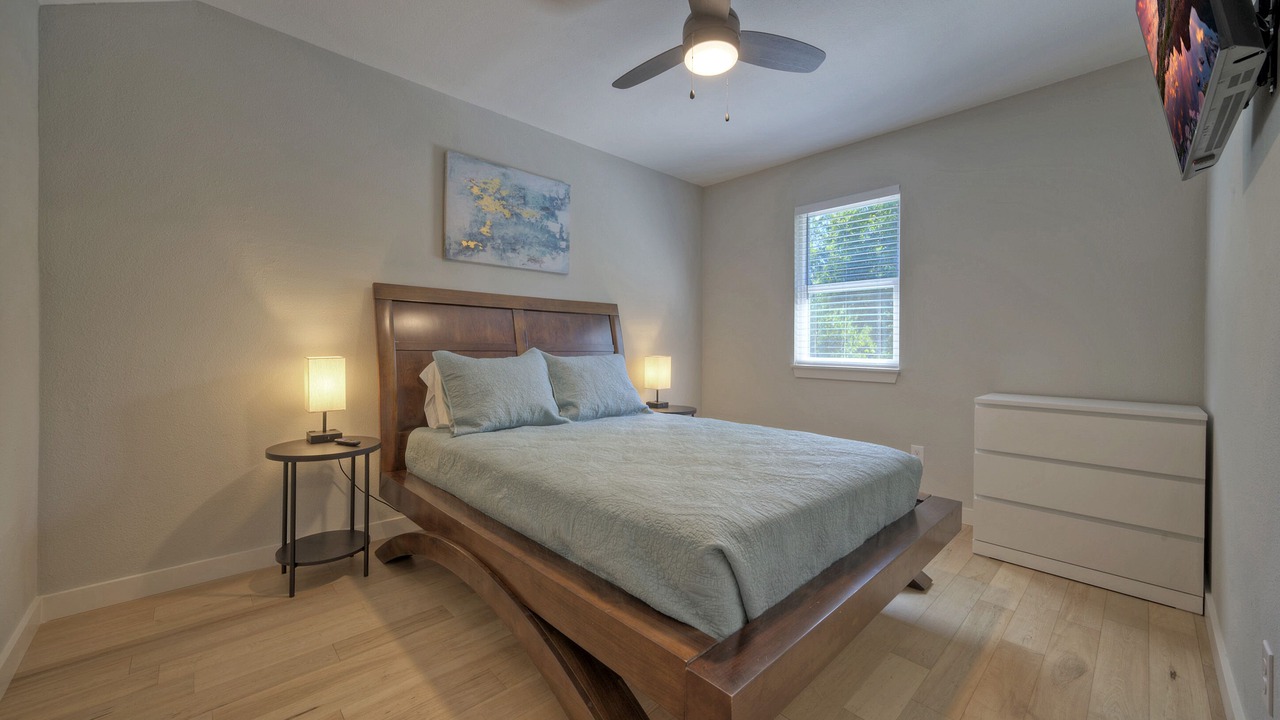 Photo of Bedroom in Garfield