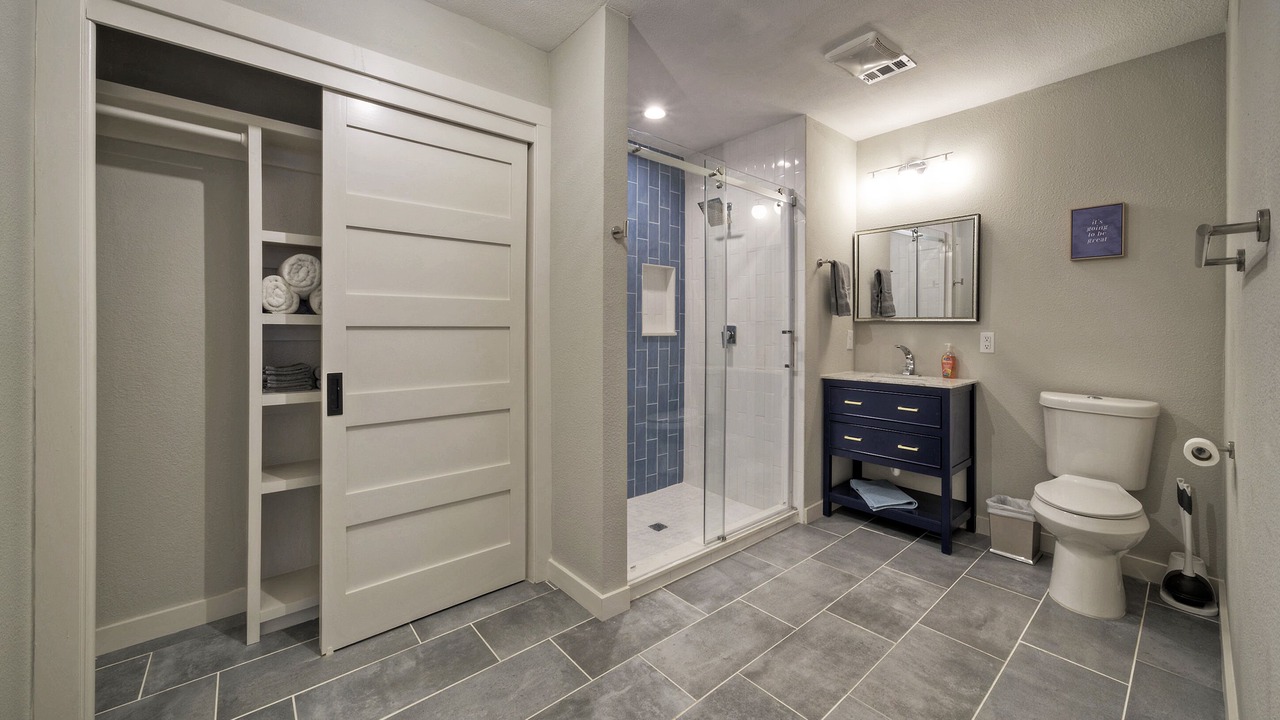 Photo of Bathroom in Garfield