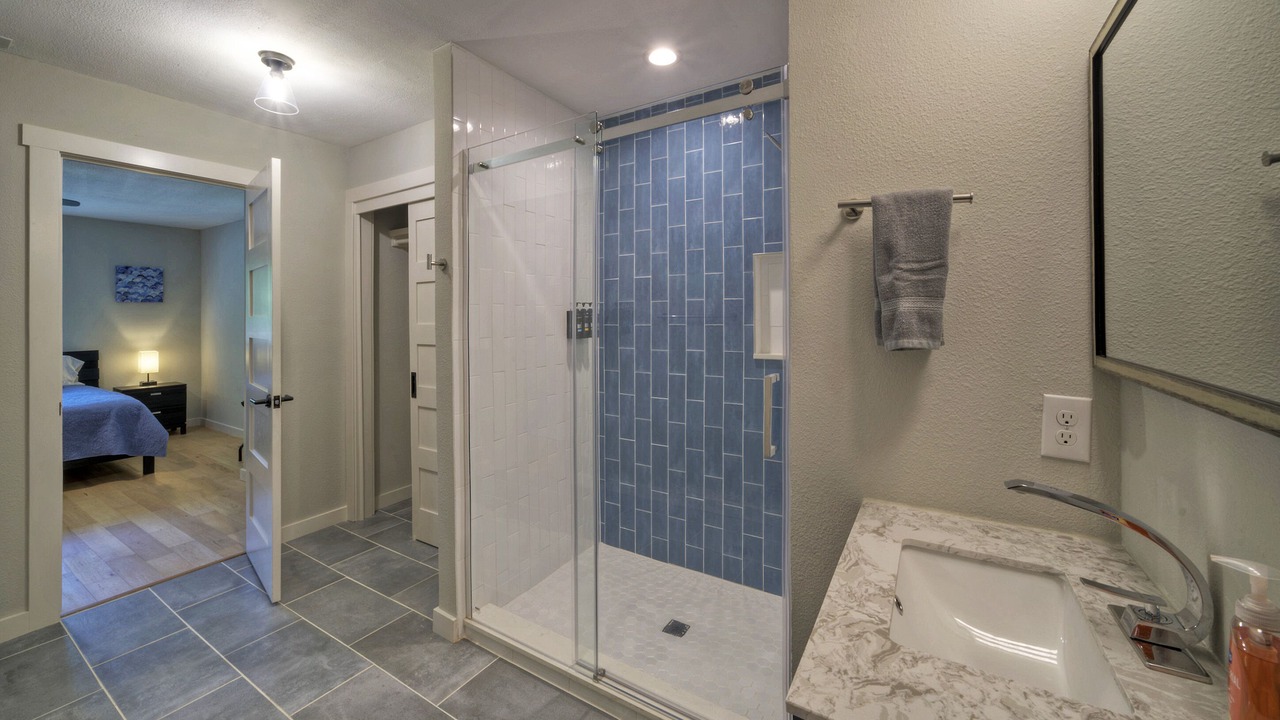 Photo of Bathroom in Garfield
