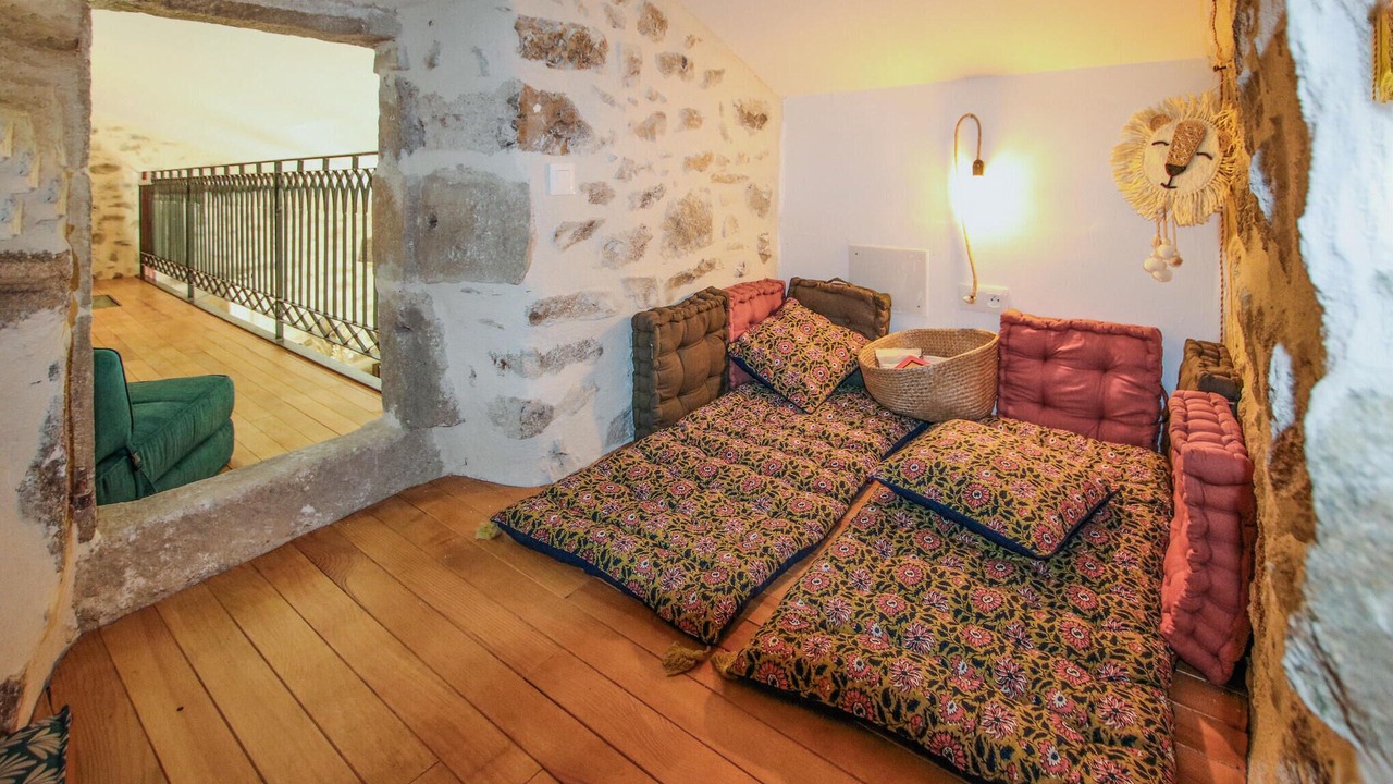 Photo of Others in Banne